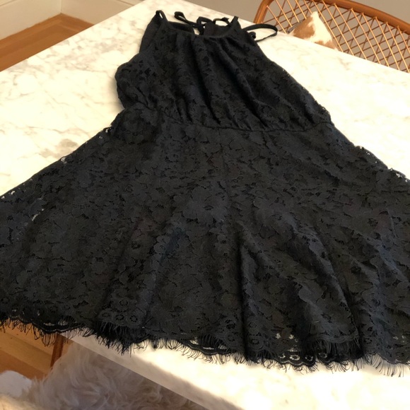 Juicy Couture Scallop Lace Dress Black (2) - Picture 3 of 9